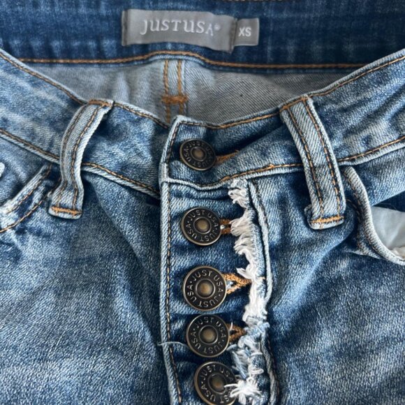 Just USA jean shorts with adorable fray design. perfect condition no flaws - Picture 2 of 3